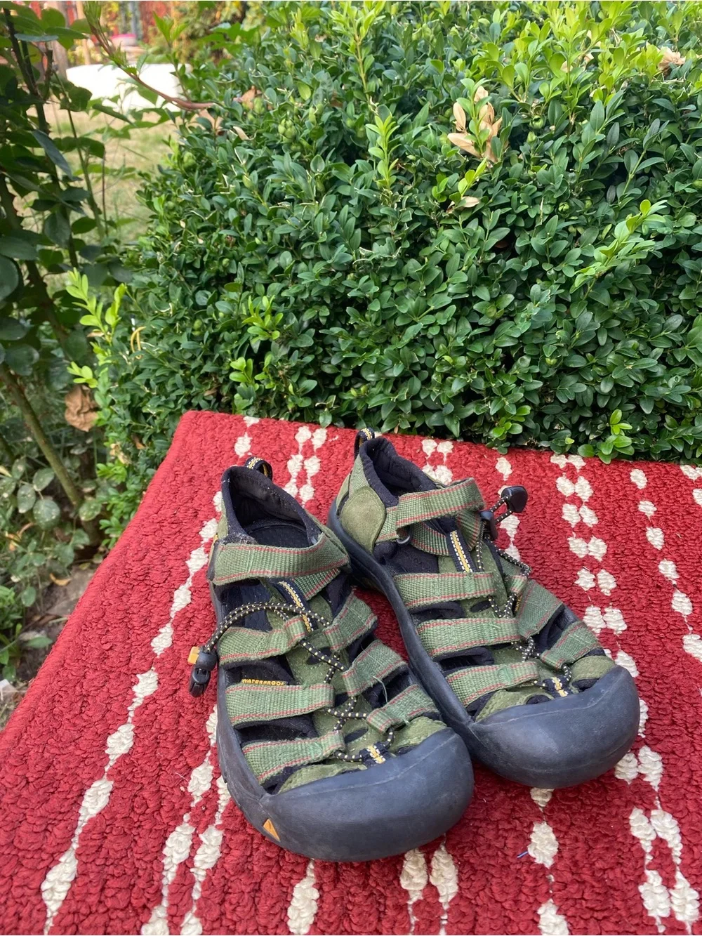 Keen Newport Youth Boy’s Olive Green and Black Closed-Toe Sandals Size 3